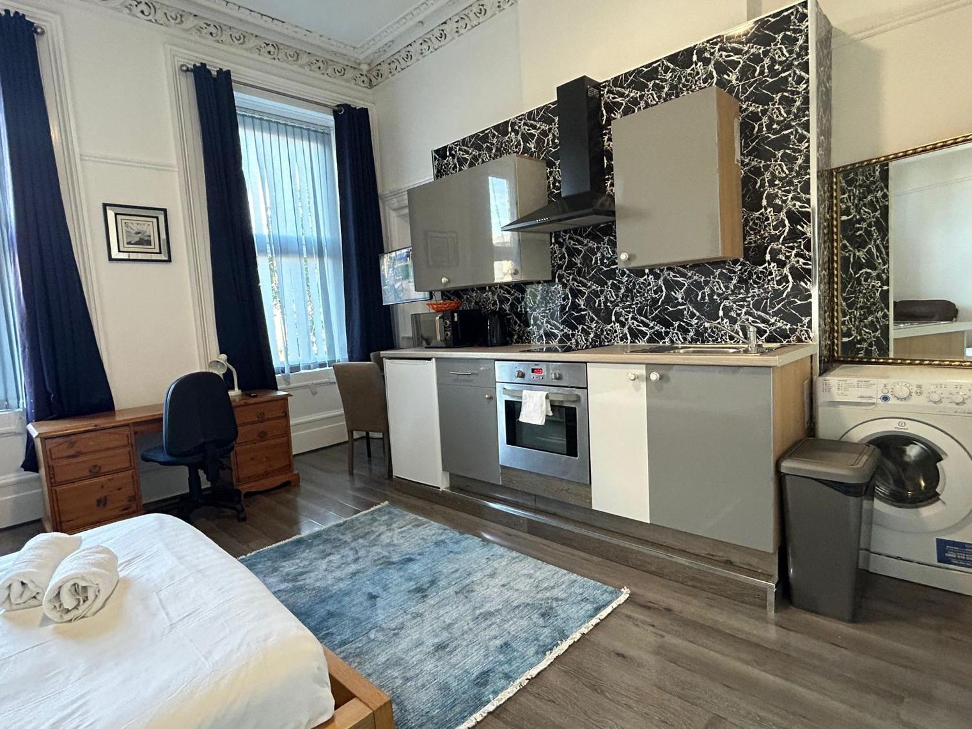 City Studios Glasgow Bagian luar foto